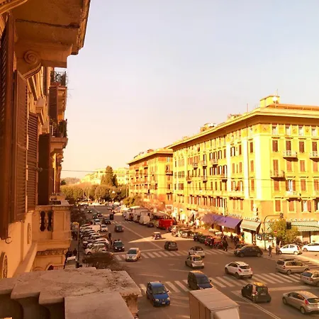 Alojamento de Acomodação e Pequeno-almoço Orsini Reali Roma